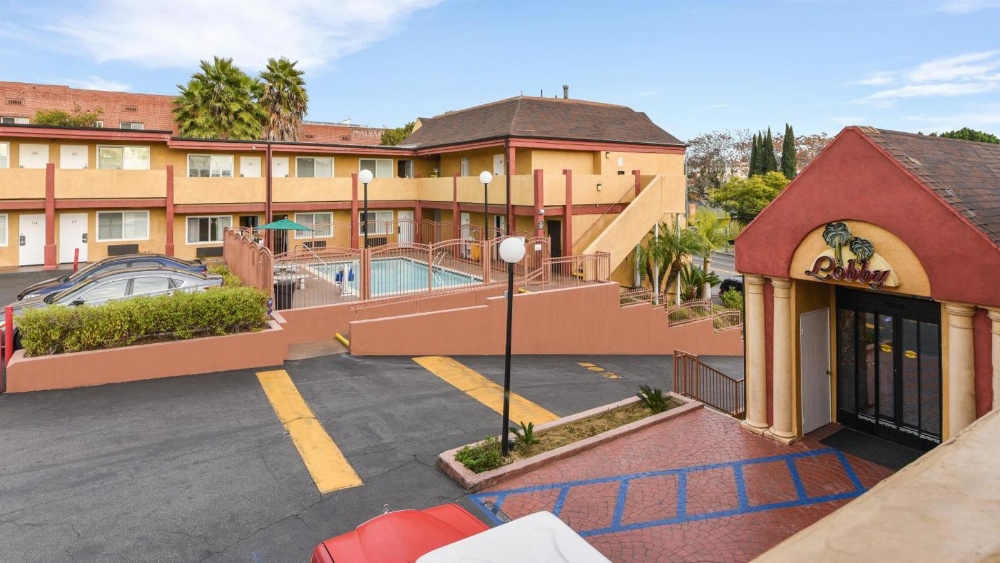 Hollywood Inn Express South